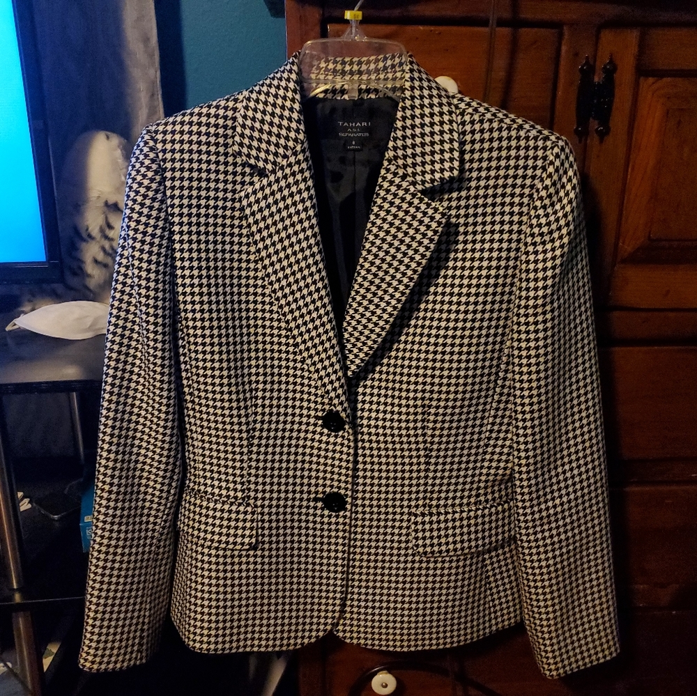 Tahari Blazer